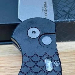 PROTECH KNIVES Pro-Tech TR-3 MC1 Magnacut Knife Fish Scale Black