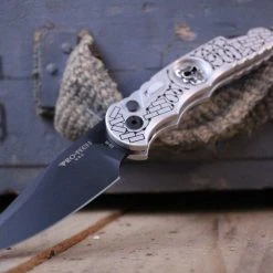 Budget π PROTECH KNIVES All Knife Brands ProTech TR-5.62 Shaw Skull & Barbed Wire DLC (USA) π 7 PROTECH KNIVES All Knife Brands ProTech TR-5.62 Shaw Skull & Barbed Wire DLC (USA)