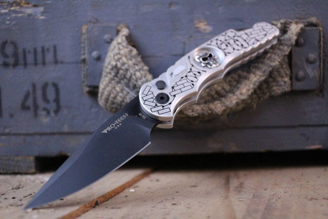 Budget π PROTECH KNIVES All Knife Brands ProTech TR-5.62 Shaw Skull & Barbed Wire DLC (USA) π 3 PROTECH KNIVES All Knife Brands ProTech TR-5.62 Shaw Skull & Barbed Wire DLC (USA)